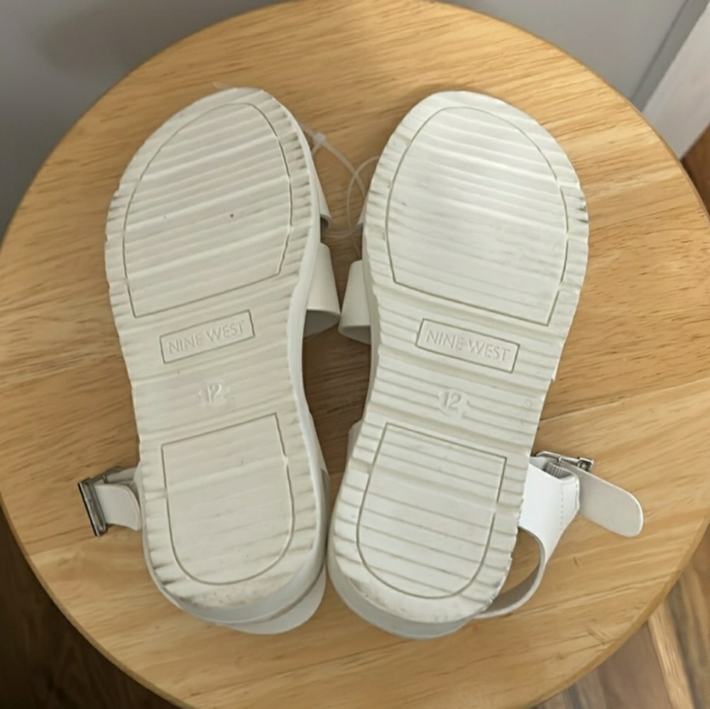 Nine West Kids White Sandals, Sz 12, Nwt - Picture 3 of 4